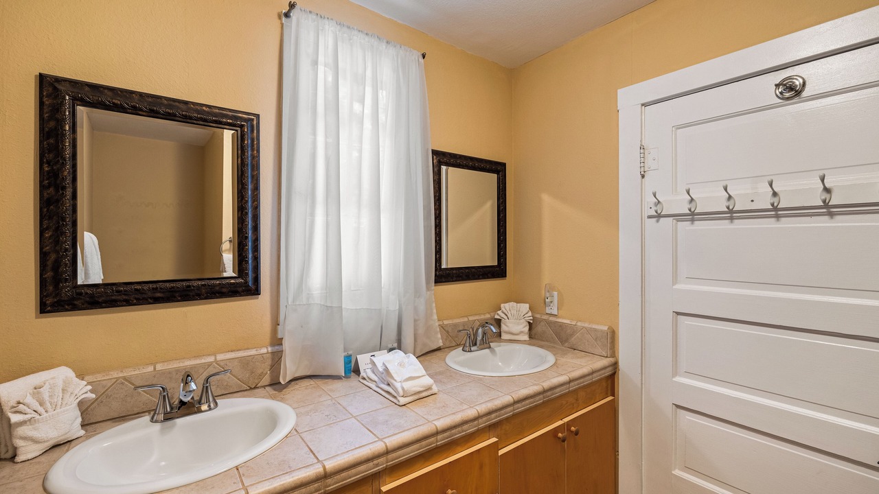 Photo of Bathroom in Historic Tennis Club
