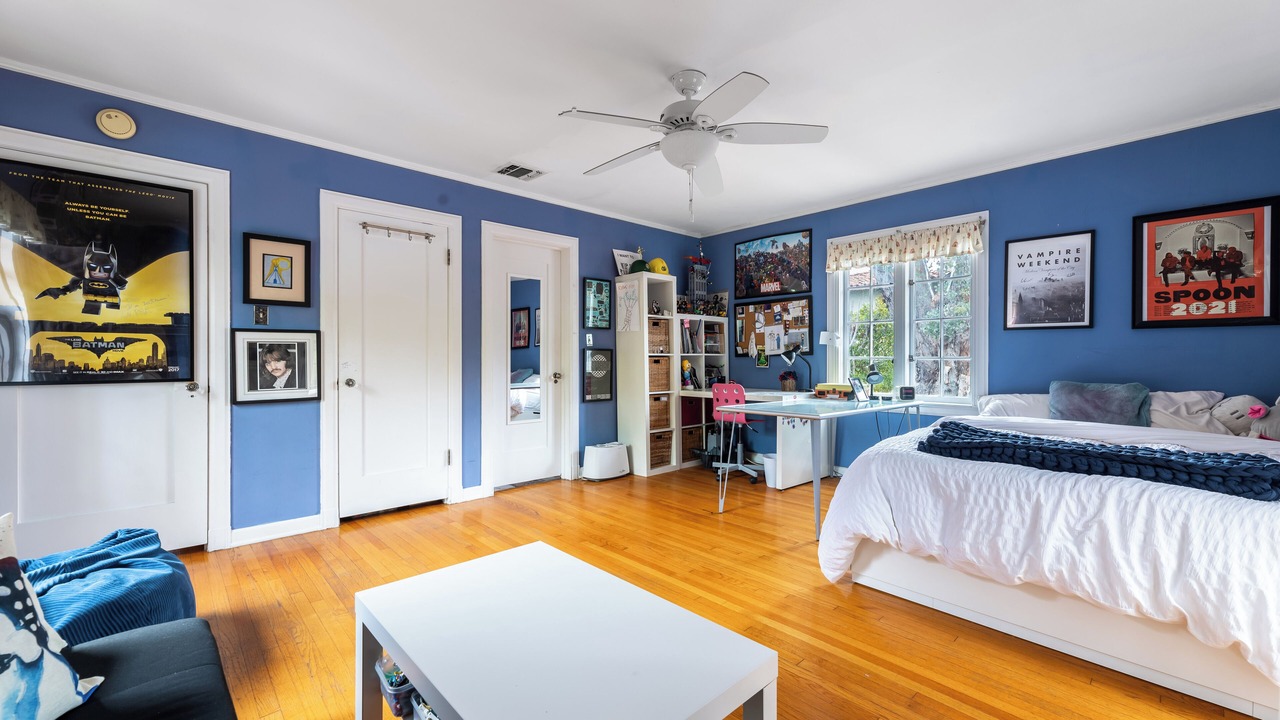 Photo of Bedroom in Greater Wilshire - Hancock Park