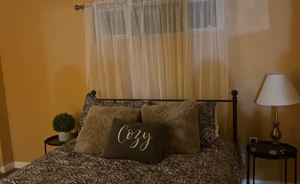 Photo of Bedroom in Twin Peaks