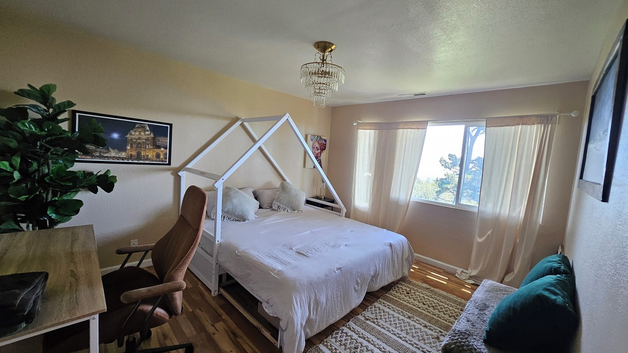Photo of Bedroom in Orinda