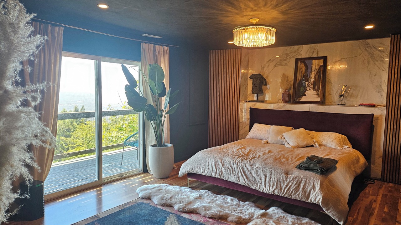 Photo of Bedroom in Orinda