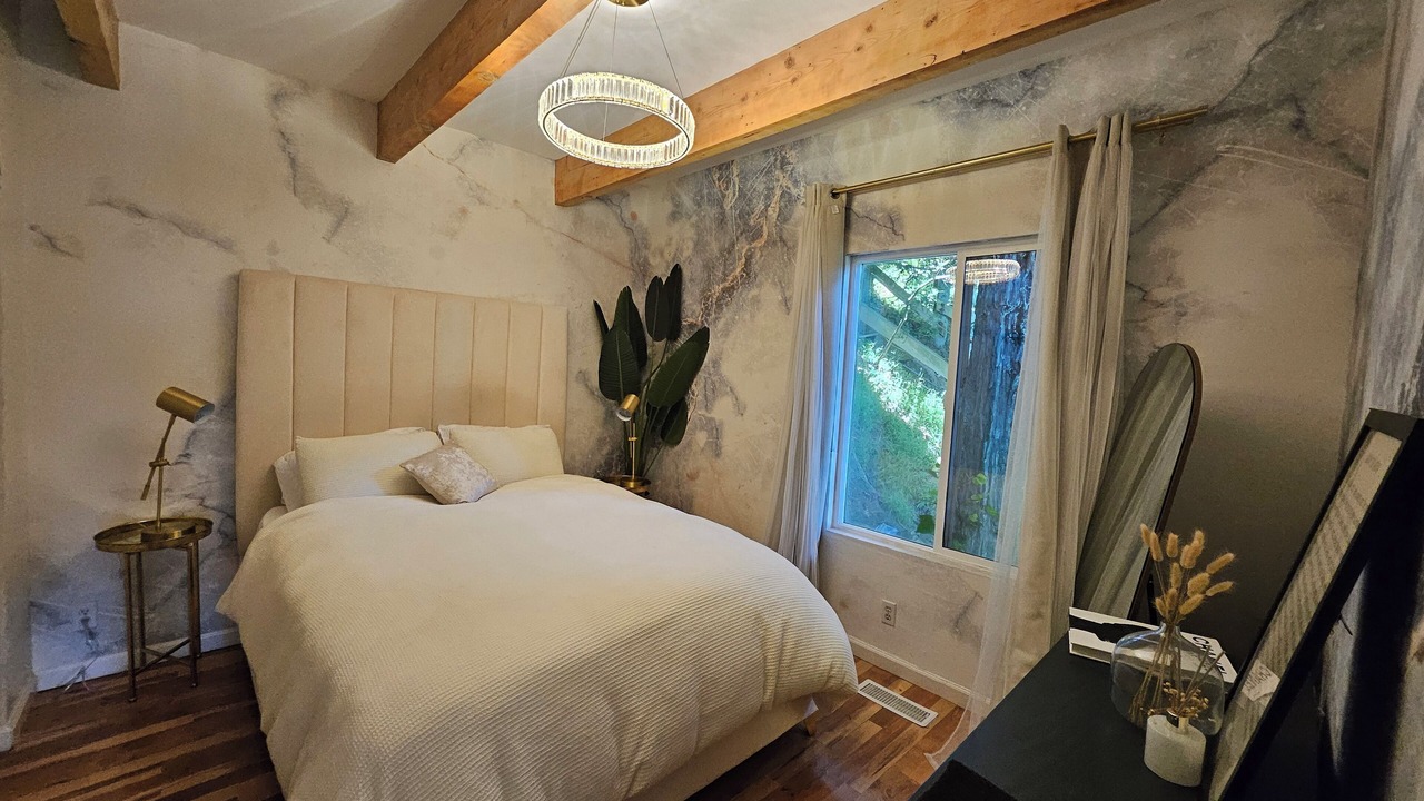 Photo of Bedroom in Orinda