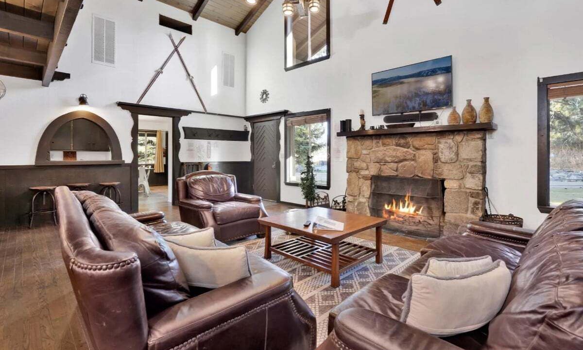 Photo of Livingroom in Big Bear