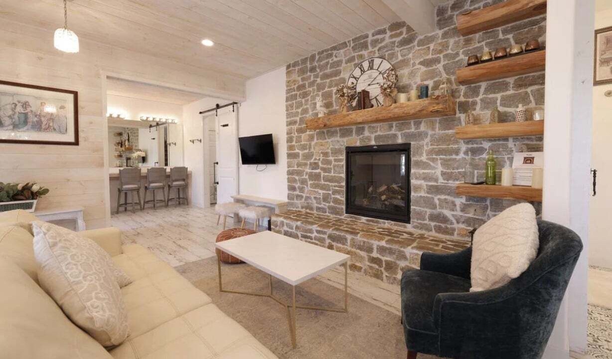 Photo of Livingroom in Big Bear