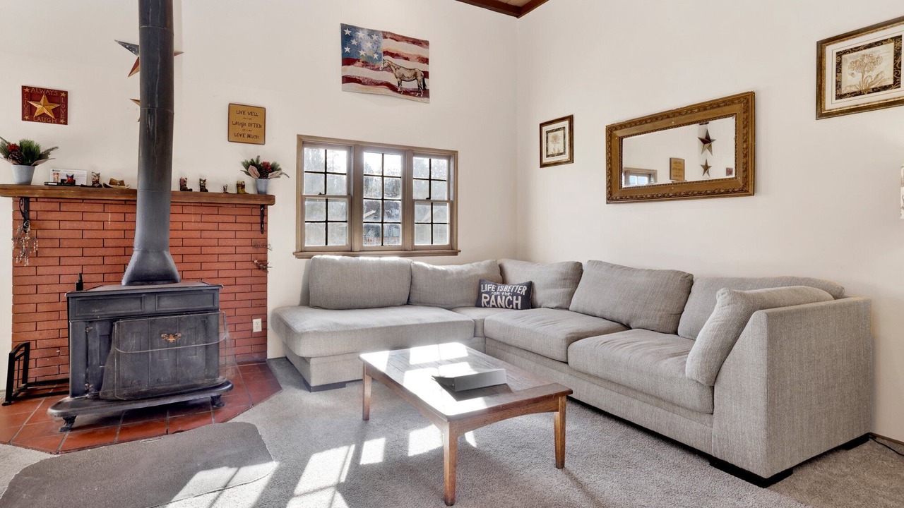 Photo of Livingroom in Big Bear