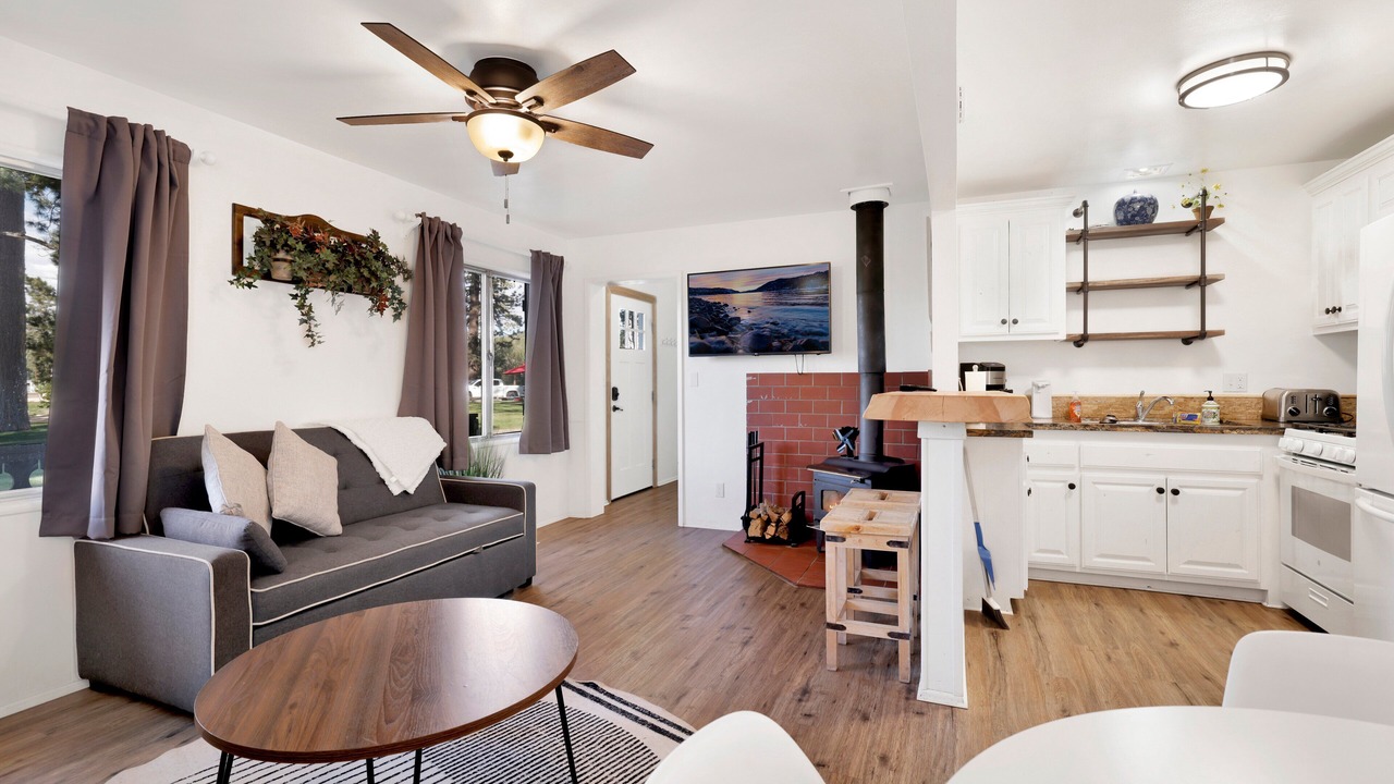 Photo of Livingroom in Big Bear