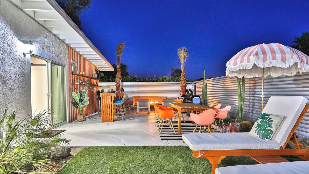 Photo of Outdoor in Racquet Club Estates