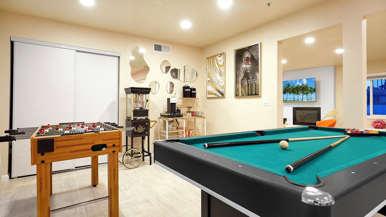 Photo of Bedroom in Racquet Club Estates