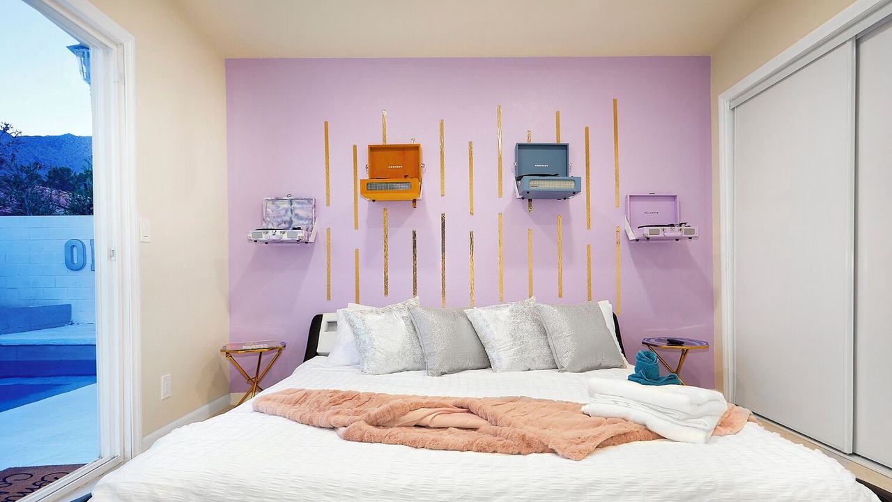Photo of Bedroom in Racquet Club Estates