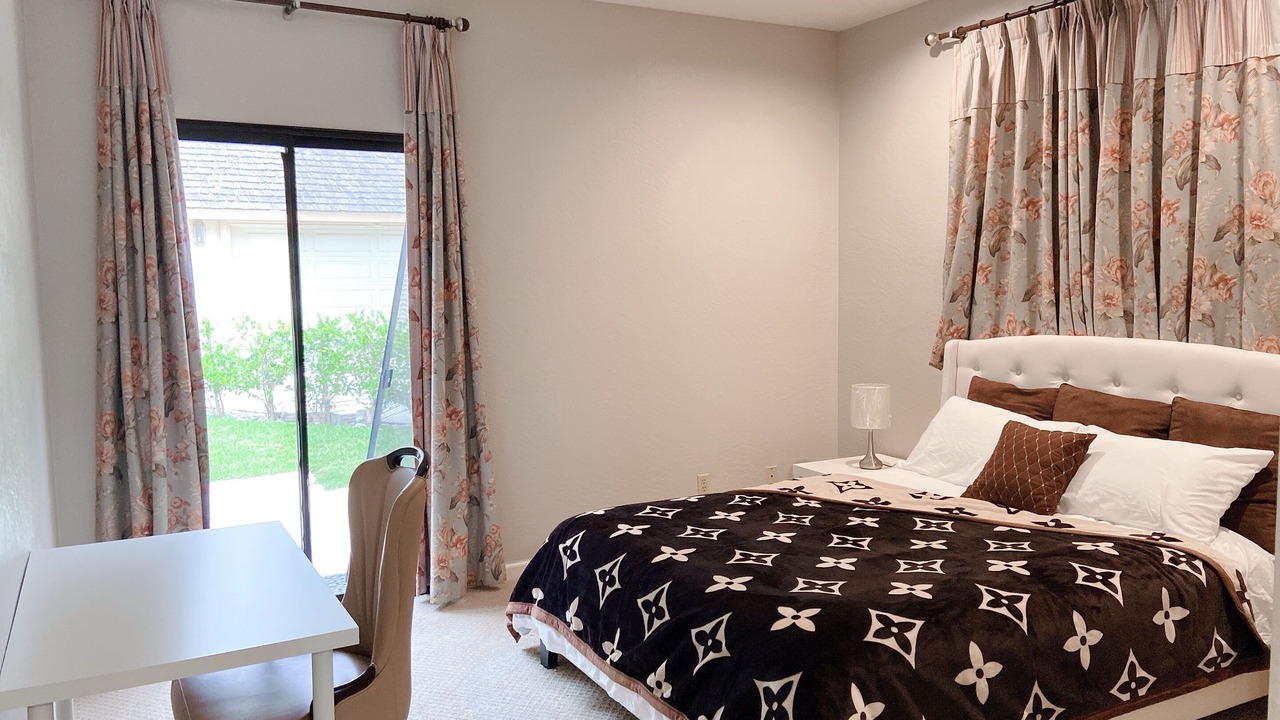 Photo of Bedroom in Pasadena