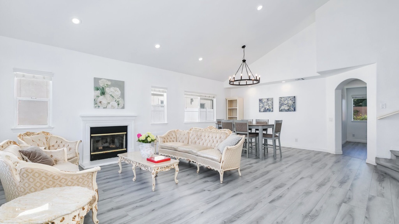 Photo of Livingroom in Chino