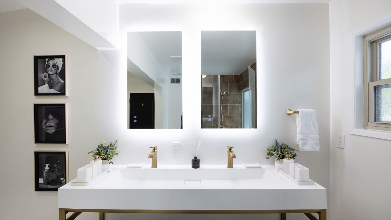 Photo of Bathroom in Hollywood Hills West
