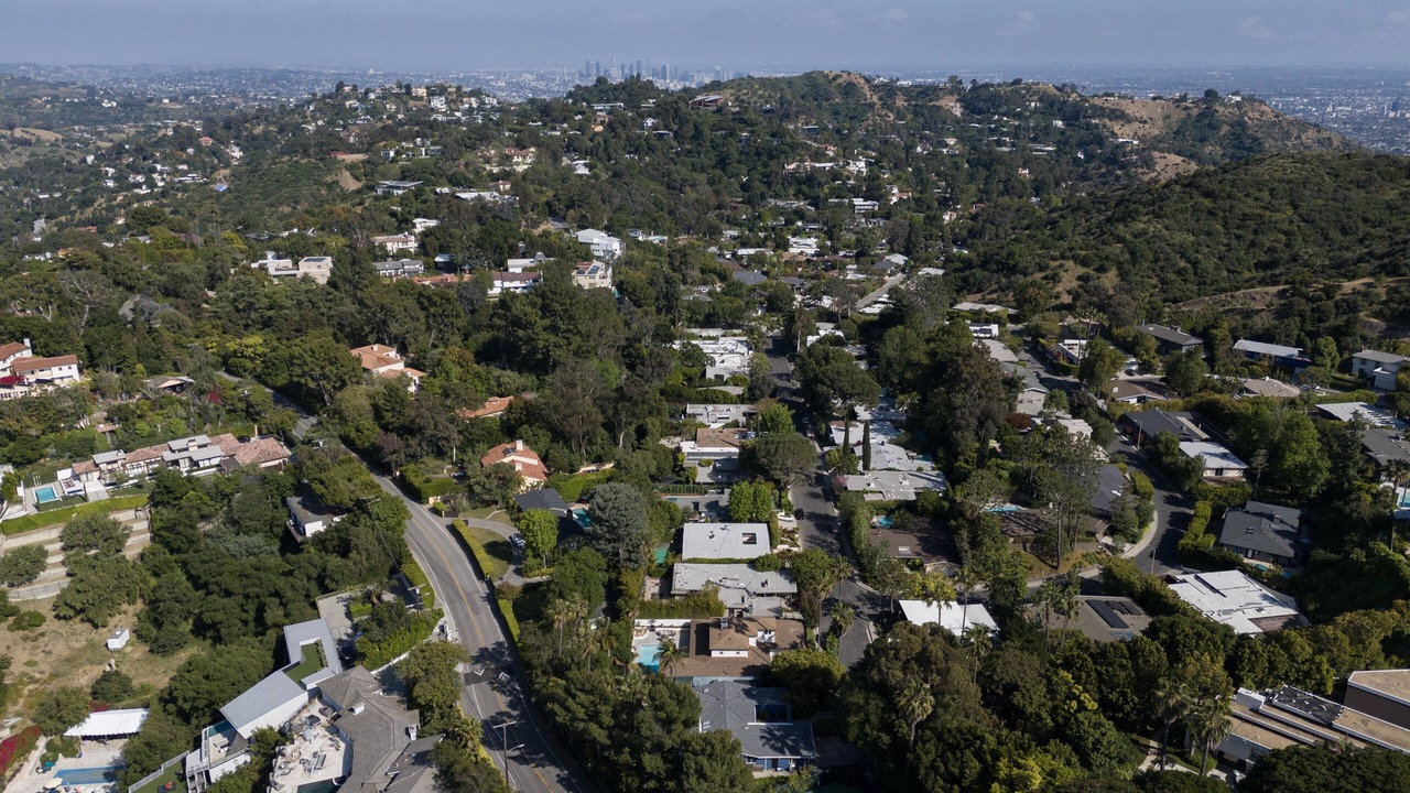 Photo of Outdoor in Hollywood Hills West