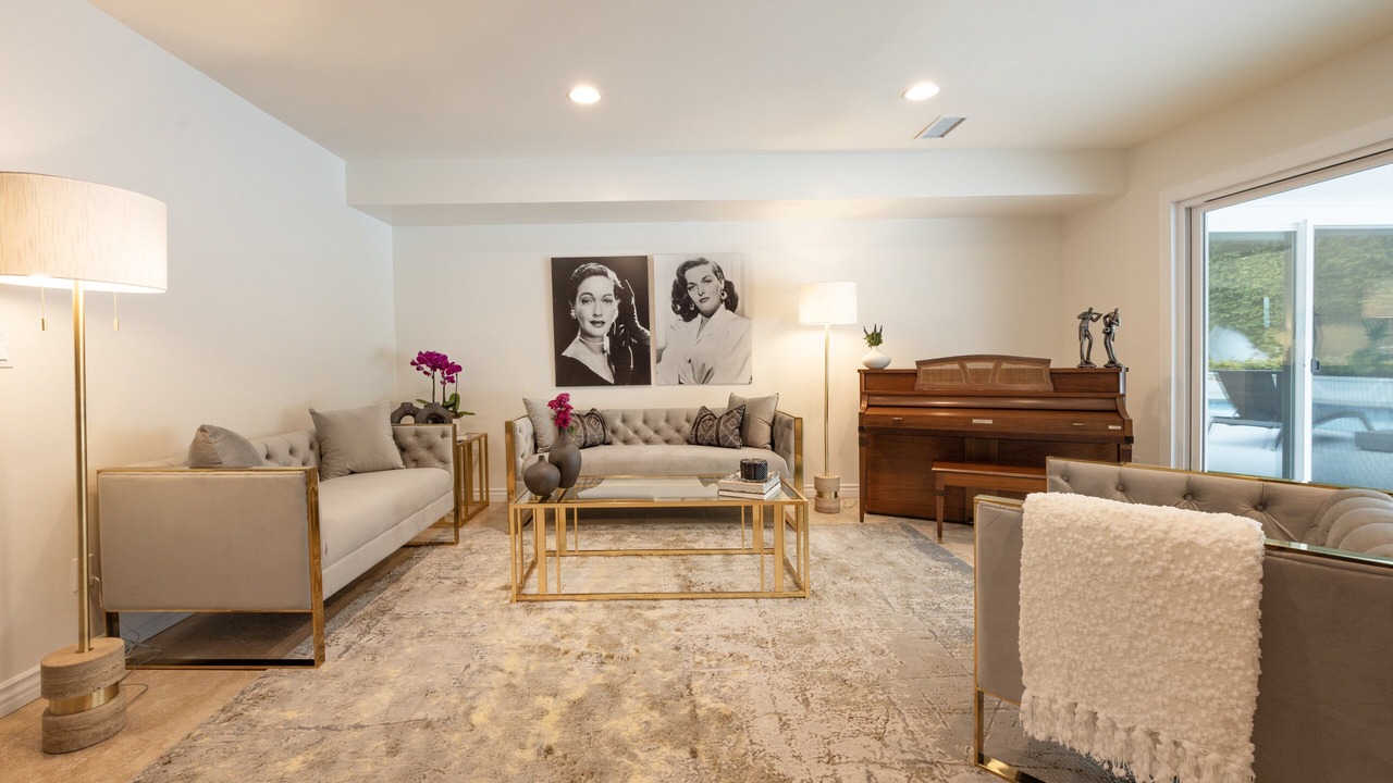 Photo of Bedroom in Hollywood Hills West