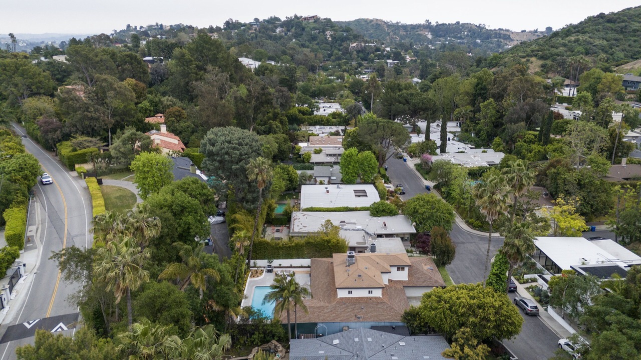 Photo of Outdoor in Hollywood Hills West