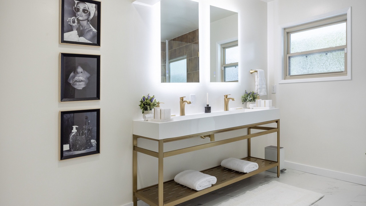 Photo of Bathroom in Hollywood Hills West