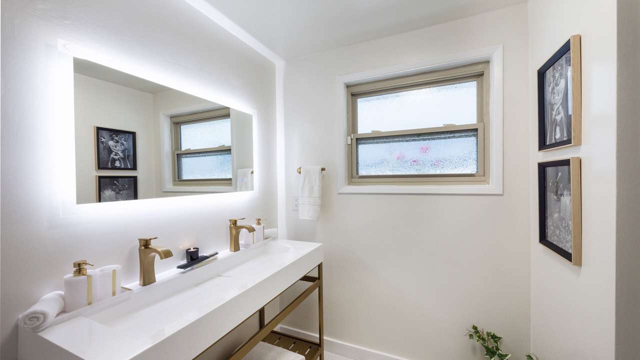Photo of Bathroom in Hollywood Hills West