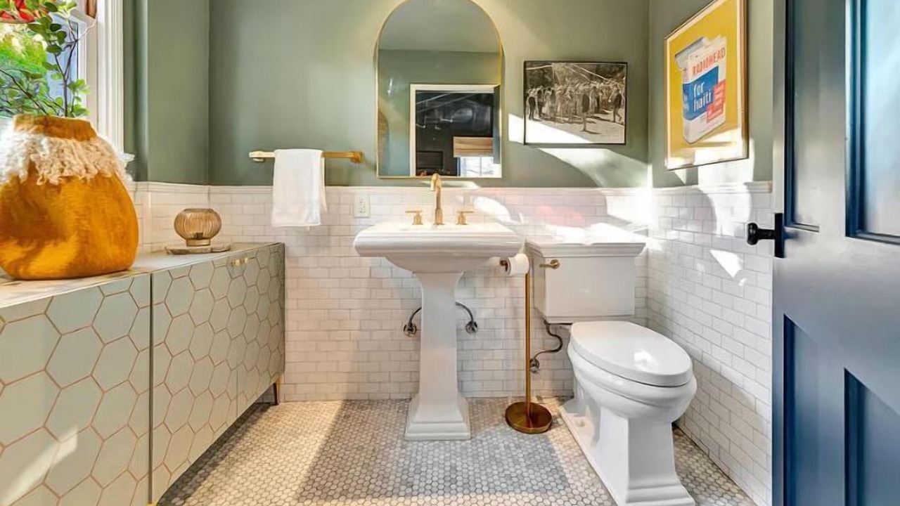 Photo of Bathroom in Altadena