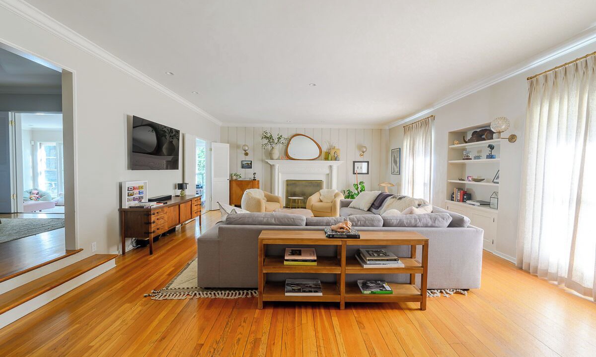 Photo of Bedroom in Altadena