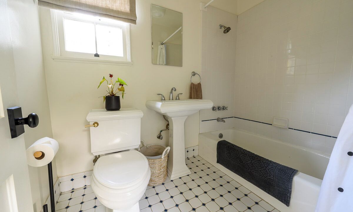 Photo of Bathroom in Altadena