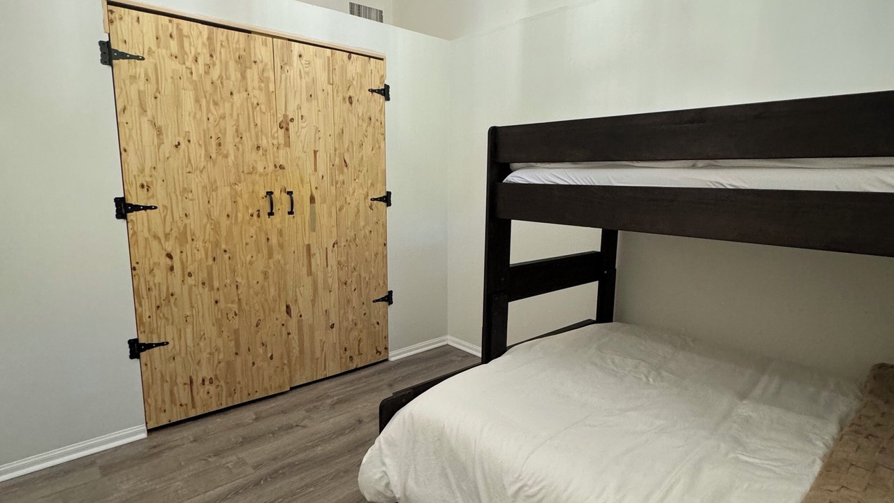 Photo of Bedroom in Twin Peaks