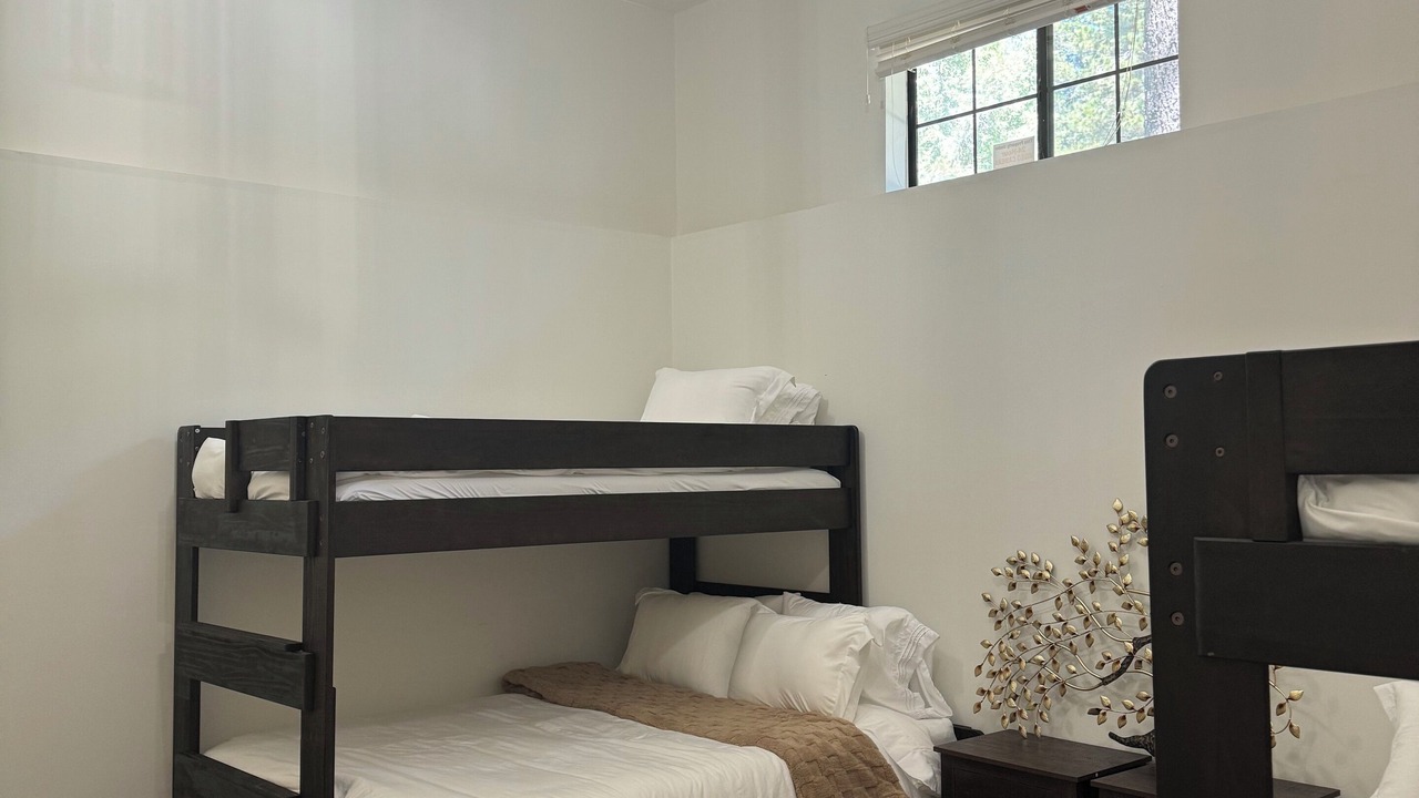 Photo of Bedroom in Twin Peaks