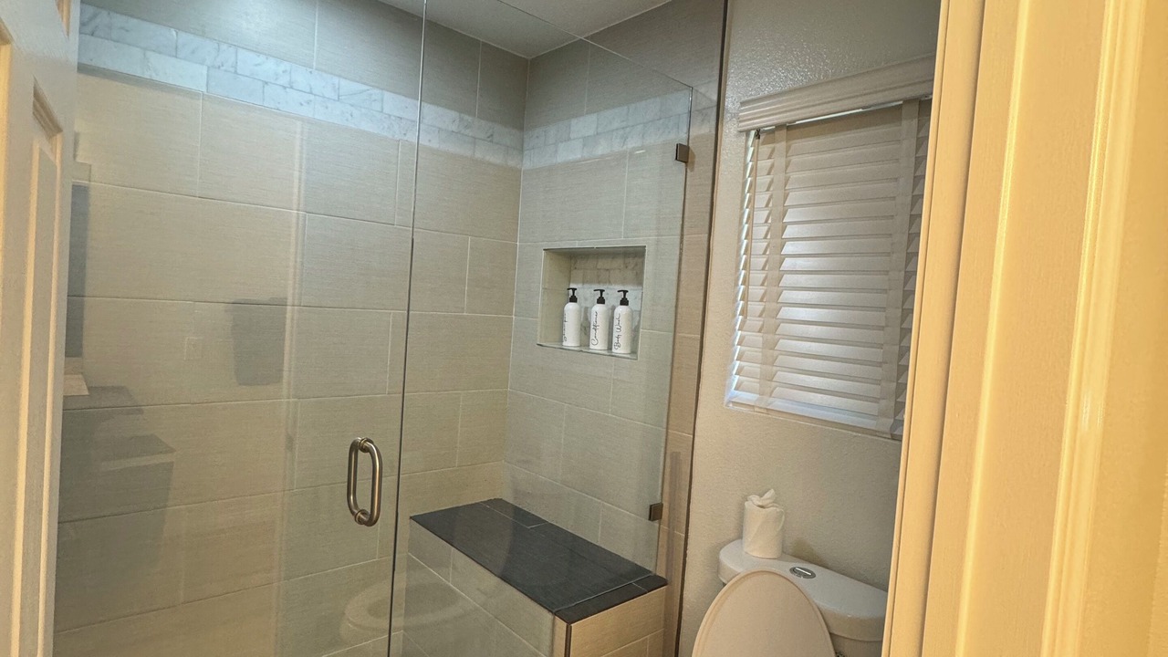 Photo of Bathroom in Twin Peaks