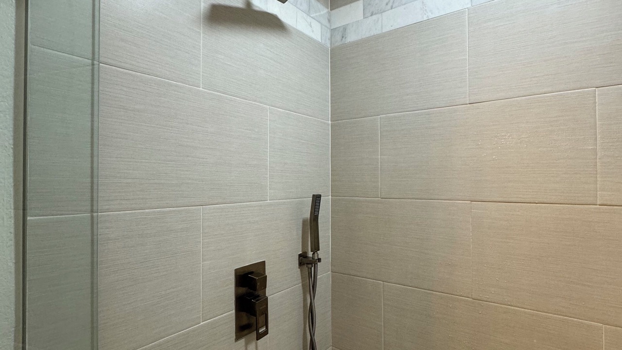 Photo of Bathroom in Twin Peaks