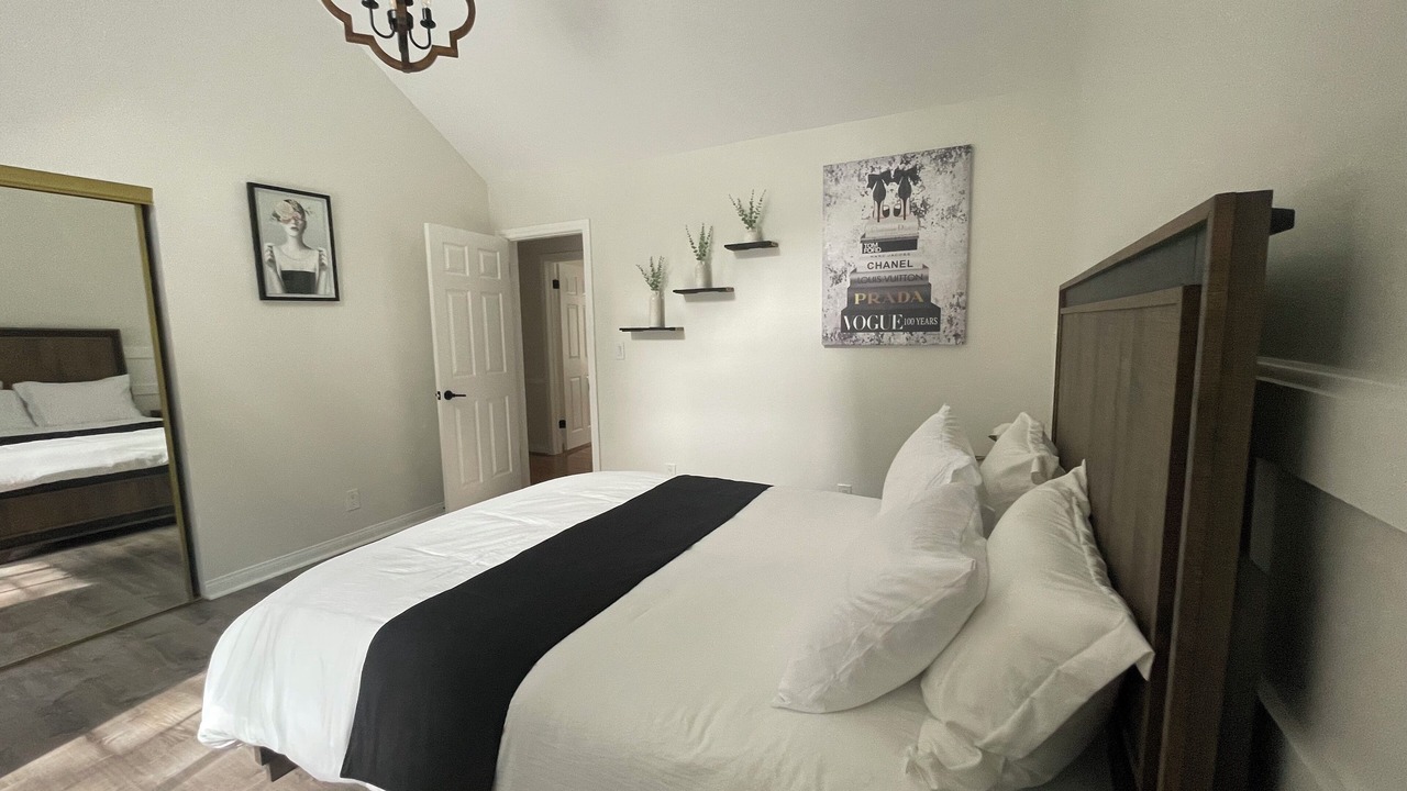 Photo of Bedroom in Twin Peaks