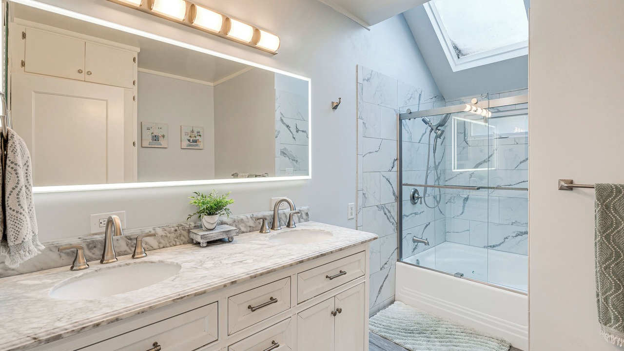 Photo of Bathroom in Woodland