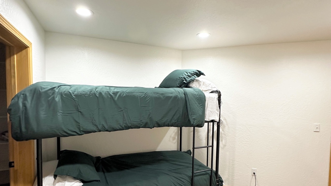 Photo of Bedroom in Strawberry