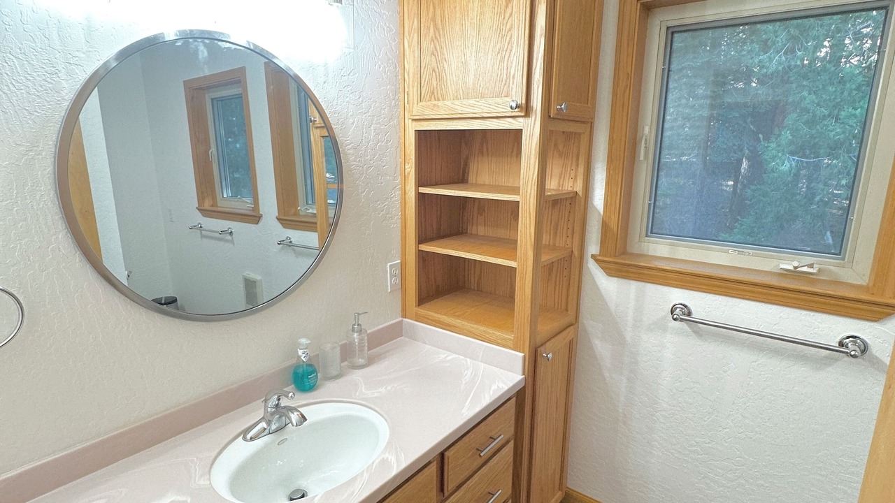 Photo of Bathroom in Strawberry