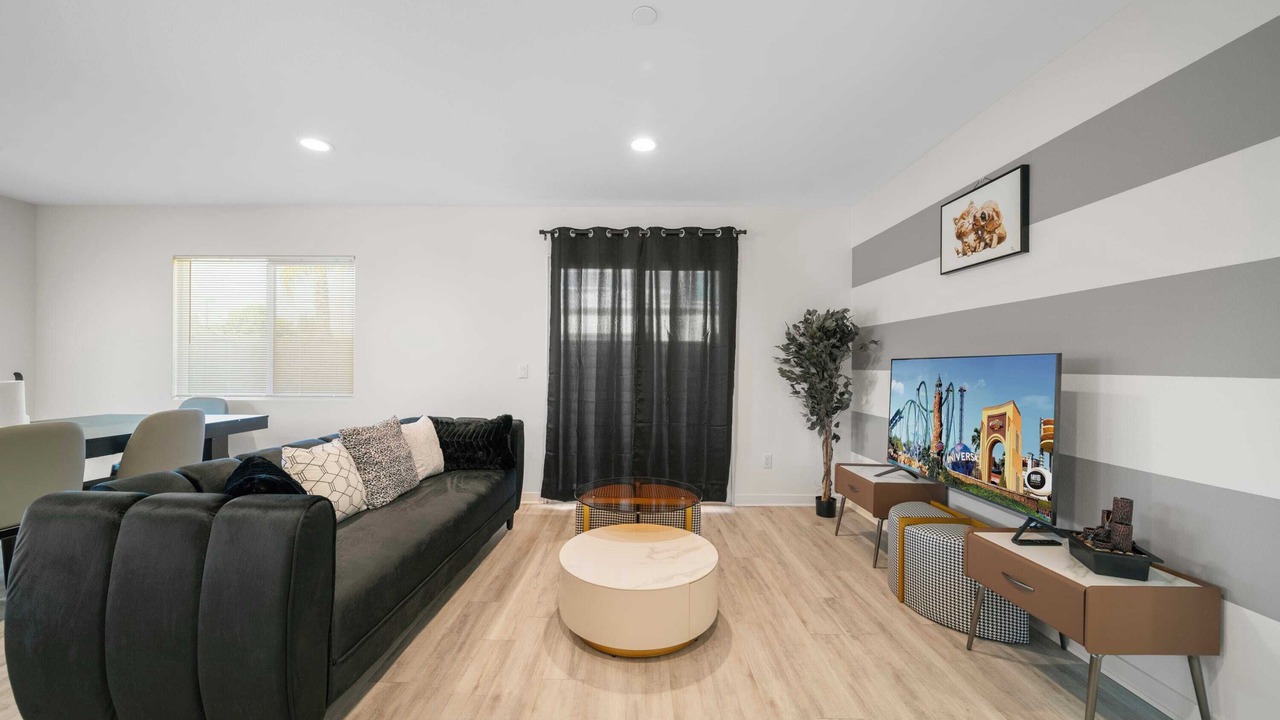 Photo of Livingroom in Westmont