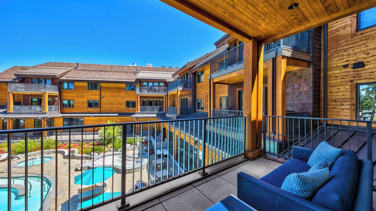 Photo of Patio Balcony in Lakeside Park