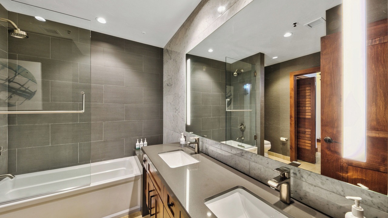Photo of Bathroom in Lakeside Park