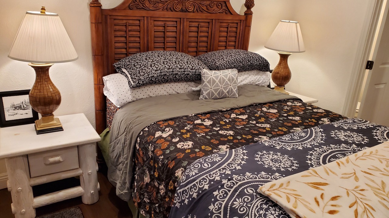 Photo of Bedroom in Twin Peaks