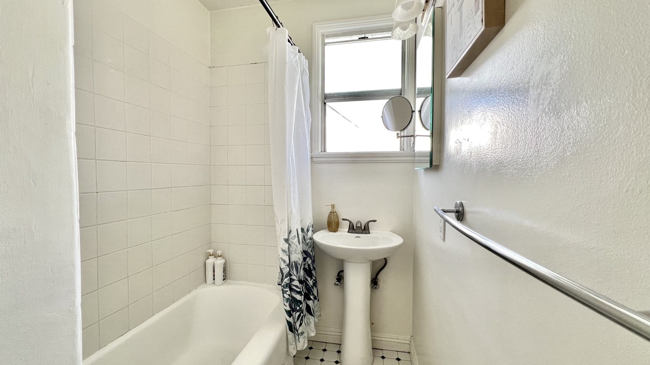 Photo of Bathroom in Alhambra