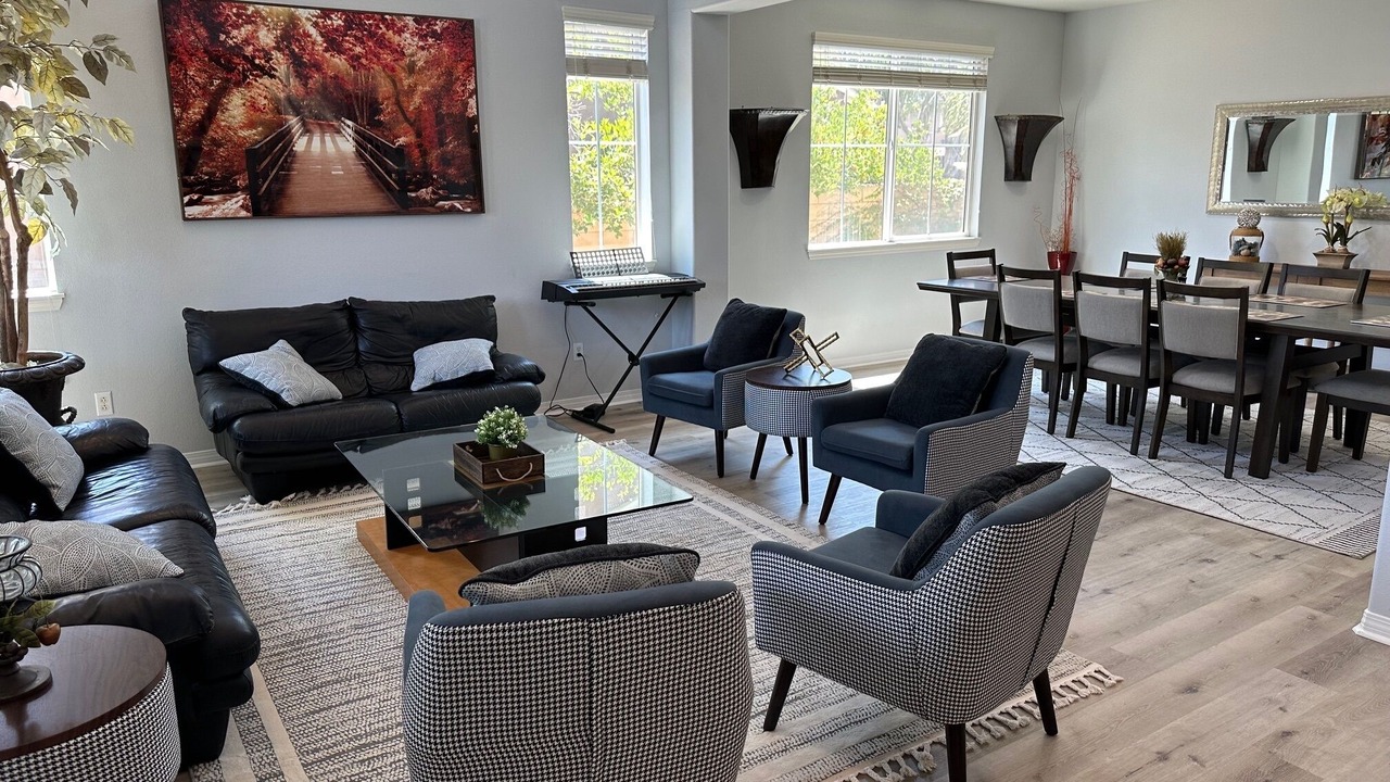 Photo of Livingroom in Eastvale