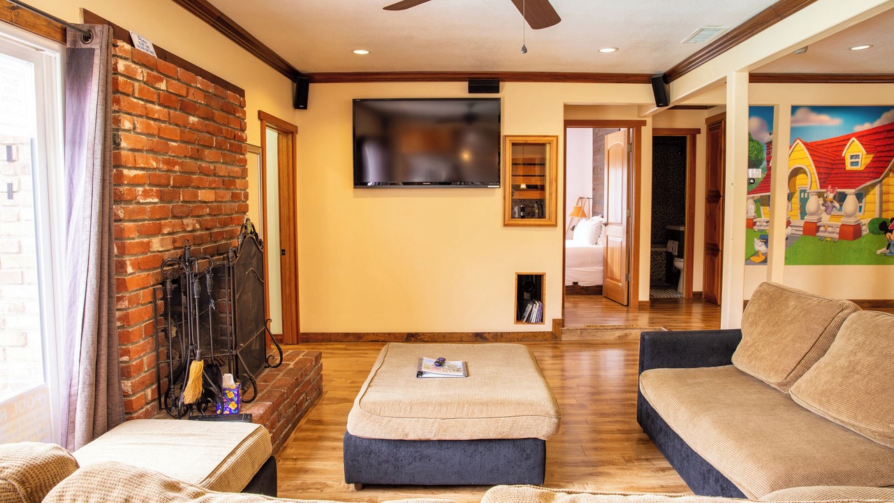 Photo of Livingroom in Anaheim Colony Historic District