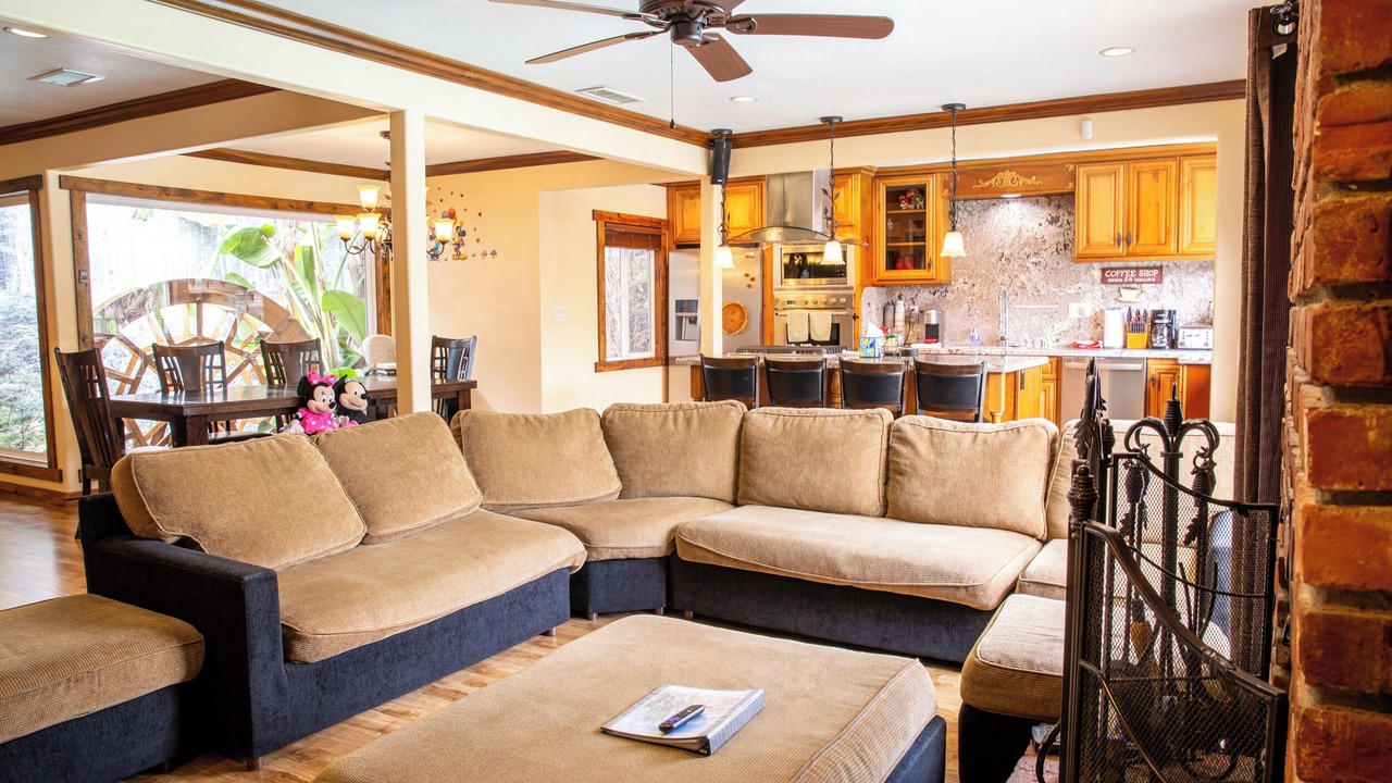 Photo of Livingroom in Anaheim Colony Historic District