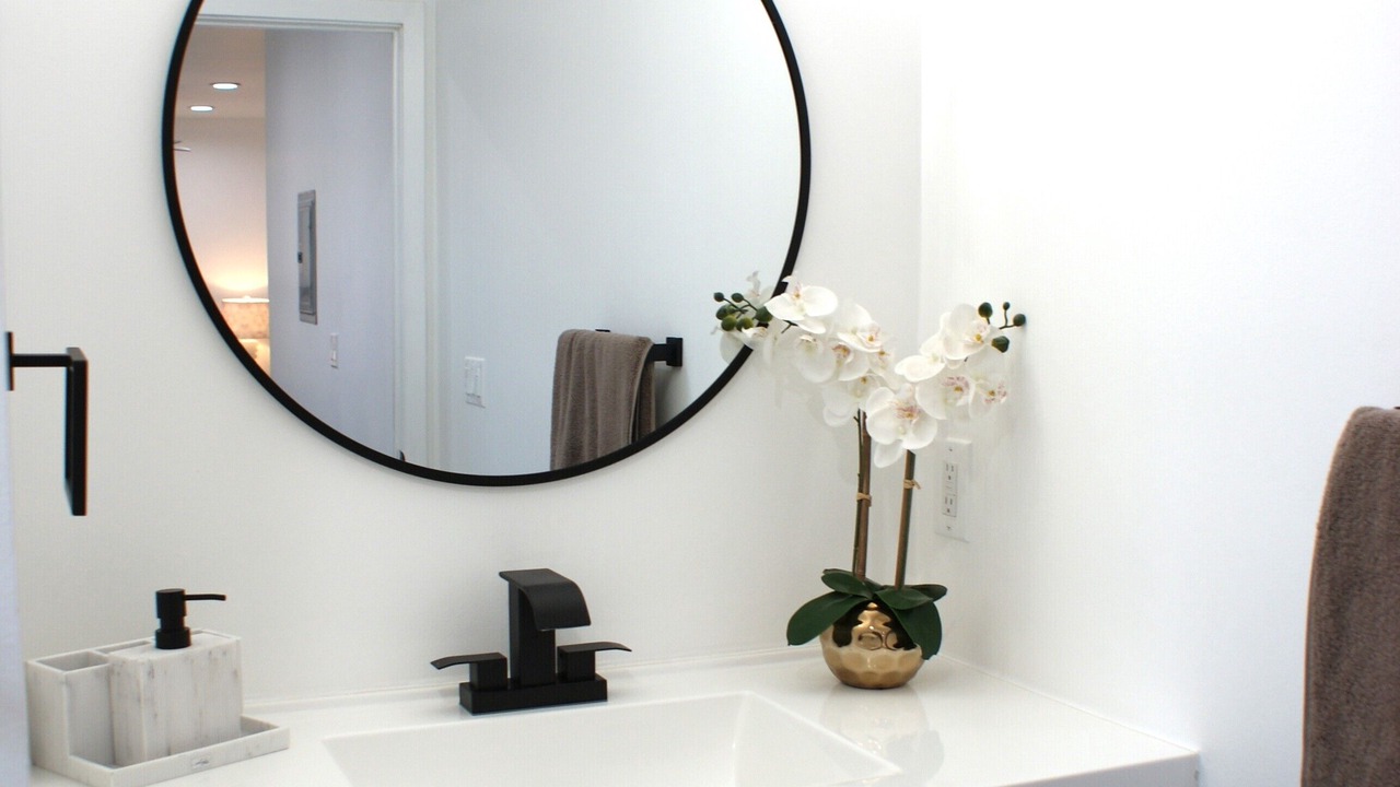 Photo of Bathroom in Reseda