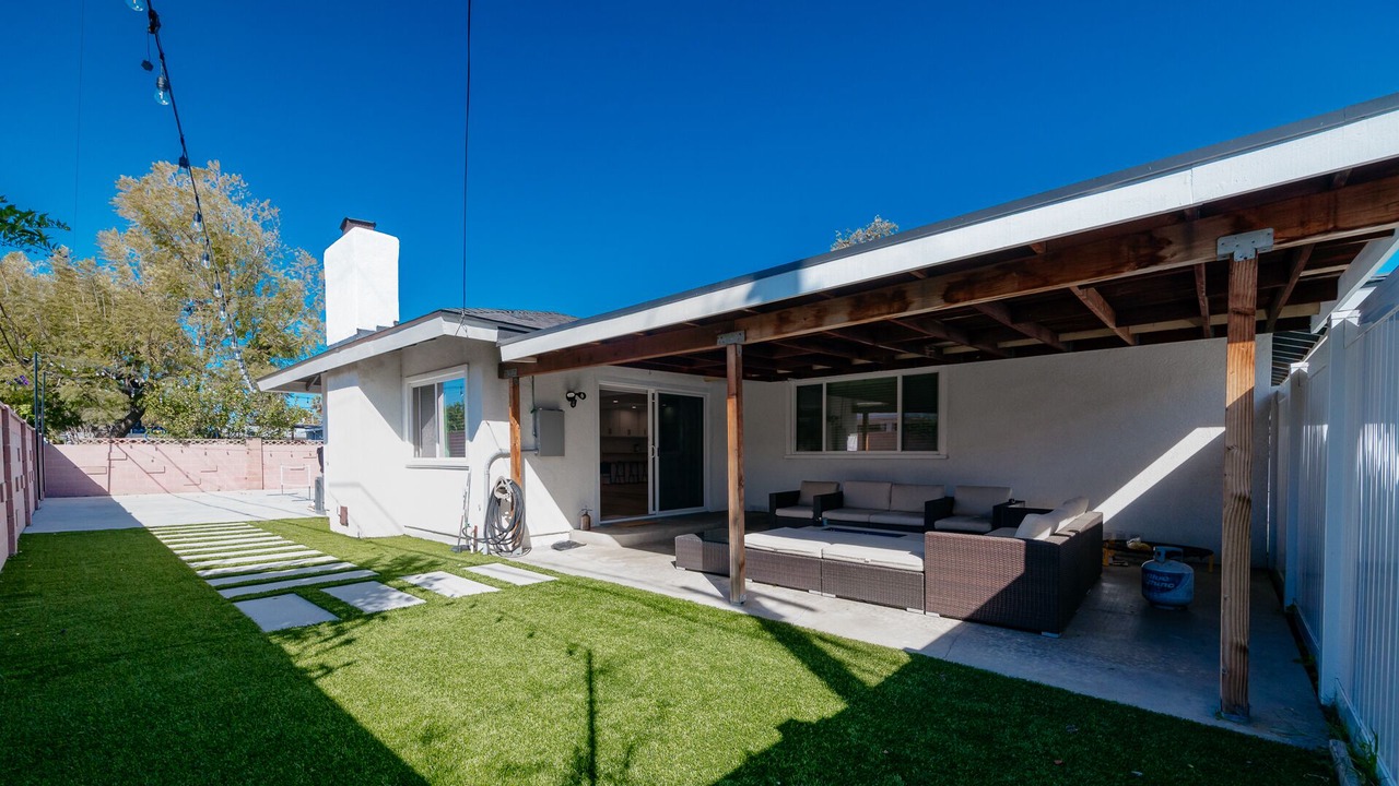 Photo of Patio Balcony in Northeast Anaheim