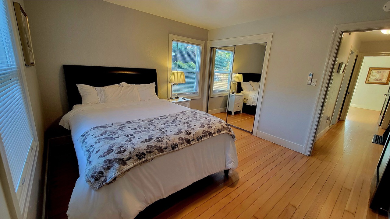 Photo of Bedroom in Martinez