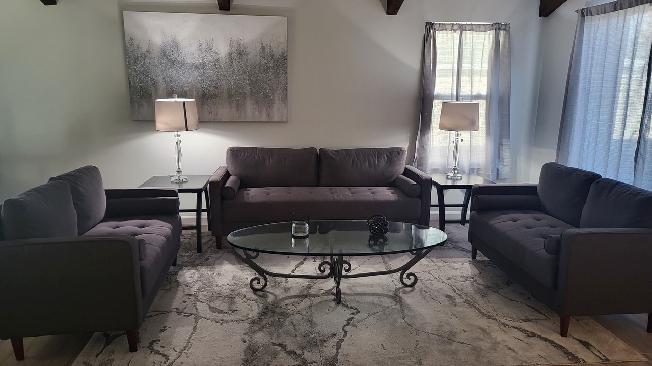 Photo of Livingroom in Victorville