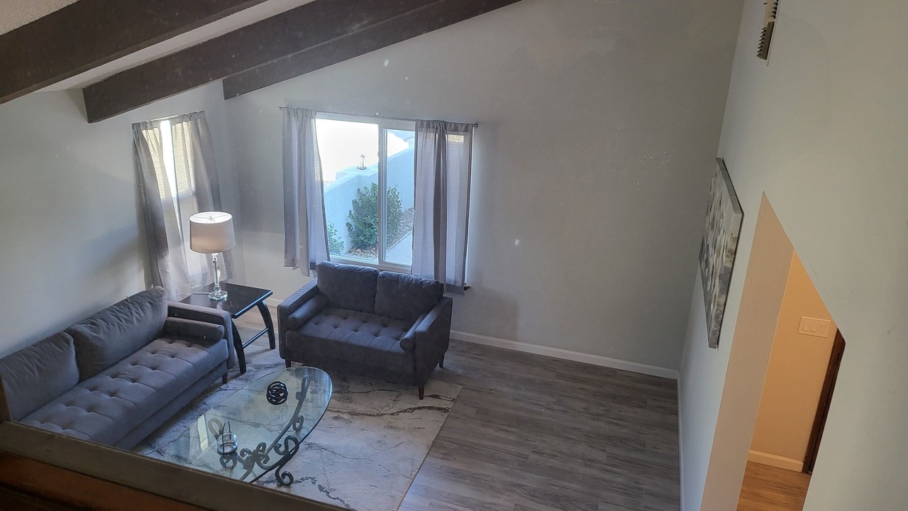 Photo of Livingroom in Victorville