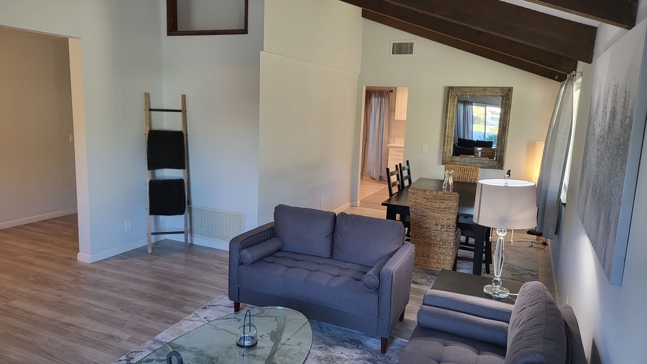 Photo of Livingroom in Victorville