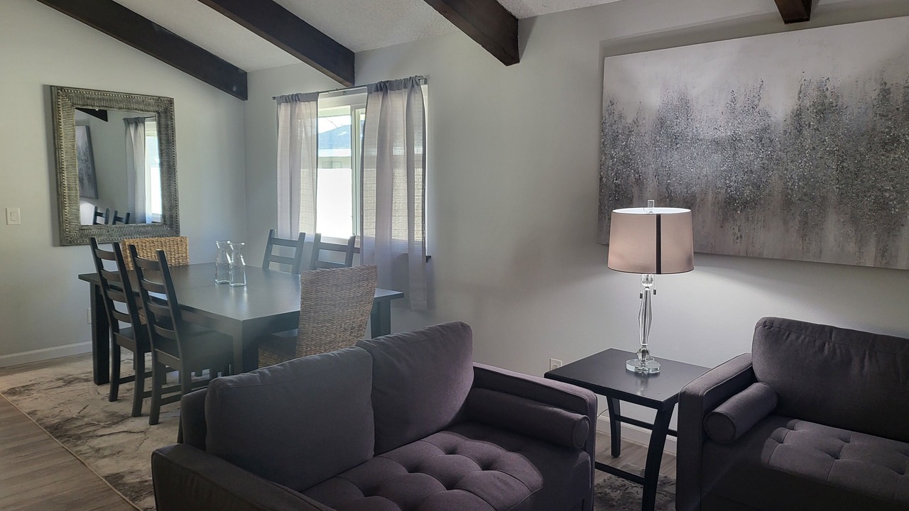 Photo of Livingroom in Victorville