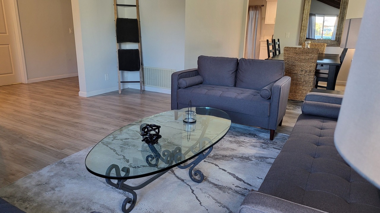 Photo of Livingroom in Victorville