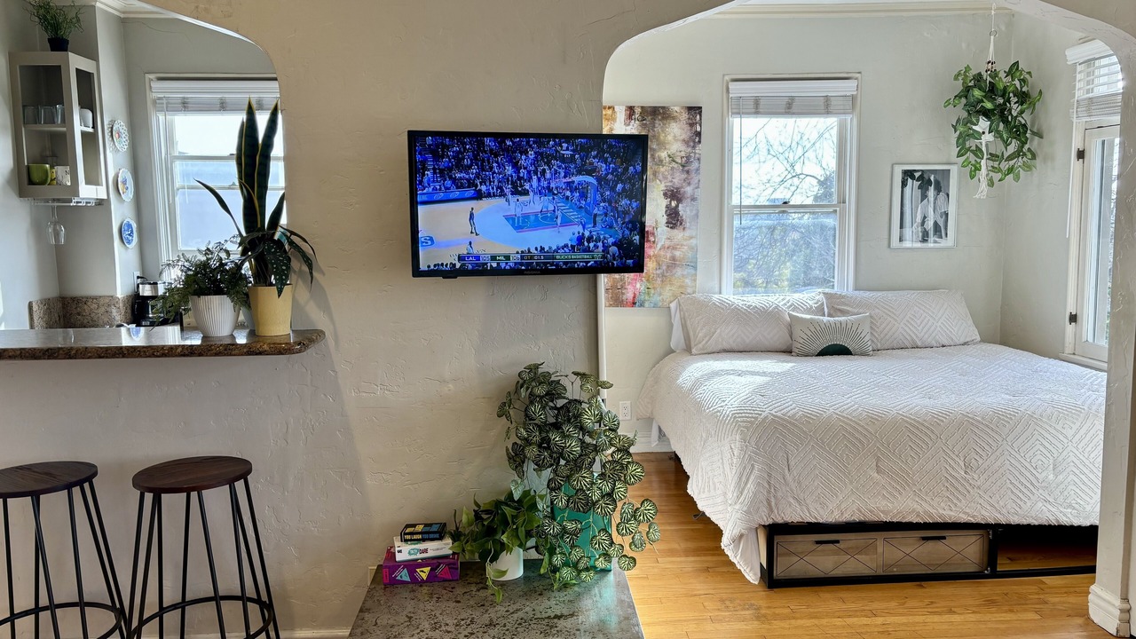 Photo of Bedroom in Beverly Hills