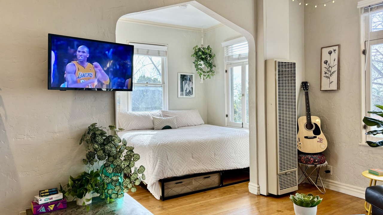 Photo of Bedroom in Beverly Hills